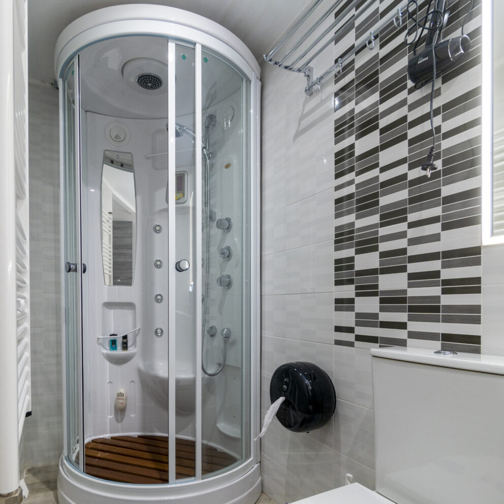 Apartamento 2 Y 3 Baño Cabina, Apartamentos En El Centro De Salamanca, Don Victor